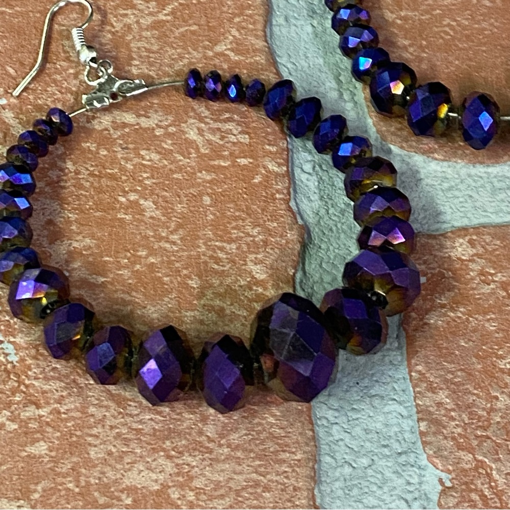 Women’s Fashion multi-faceted Purple Beaded Necklace & Earrings Set. - Picture 6 of 9